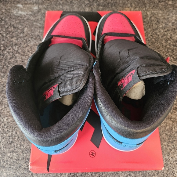 Air Jordan 1 Retro High NC to CHI Women's 7W flaw on midsole - Picture 6 of 12